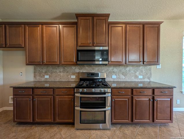 212 OAK CREEK WAY, New Braunfels, TX 78130