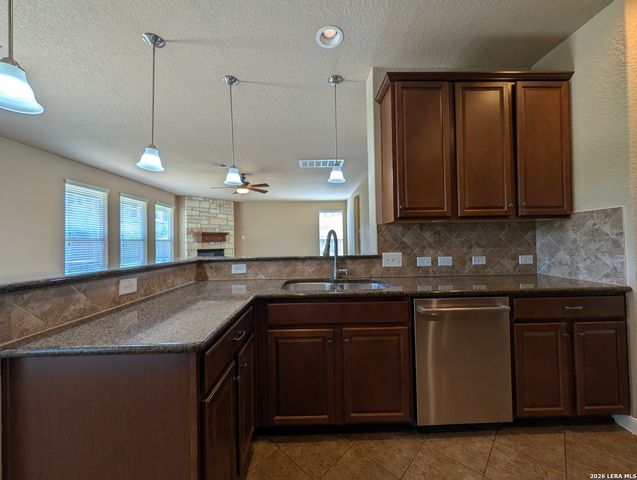 212 OAK CREEK WAY, New Braunfels, TX 78130