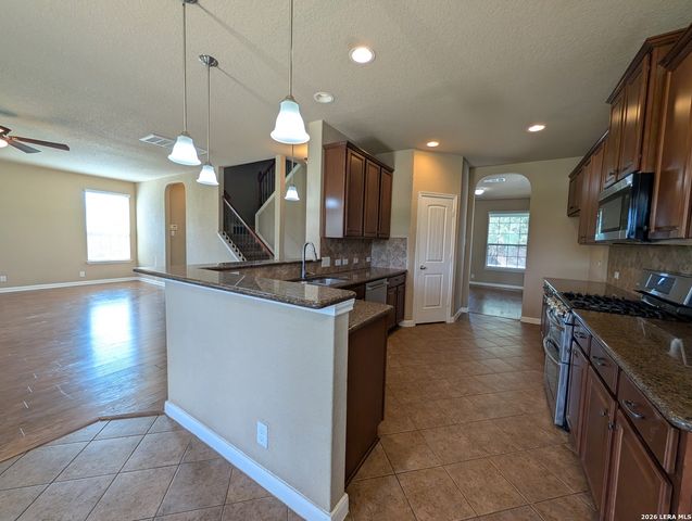 212 OAK CREEK WAY, New Braunfels, TX 78130