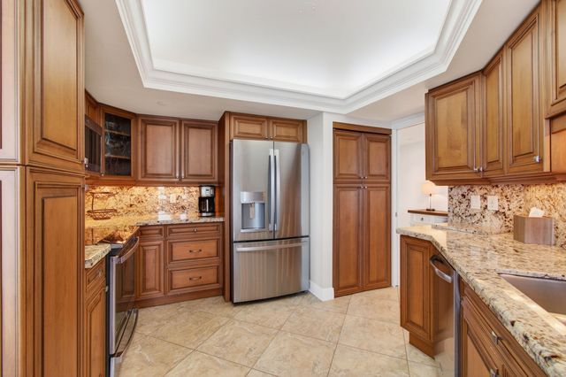 3560 S Ocean Boulevard 602, South Palm Beach, FL 33480