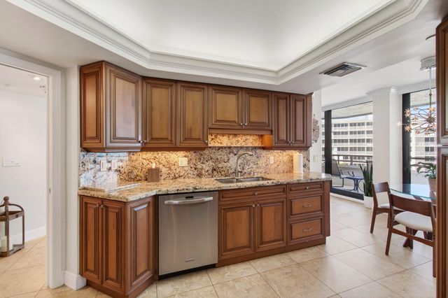 3560 S Ocean Boulevard 602, South Palm Beach, FL 33480