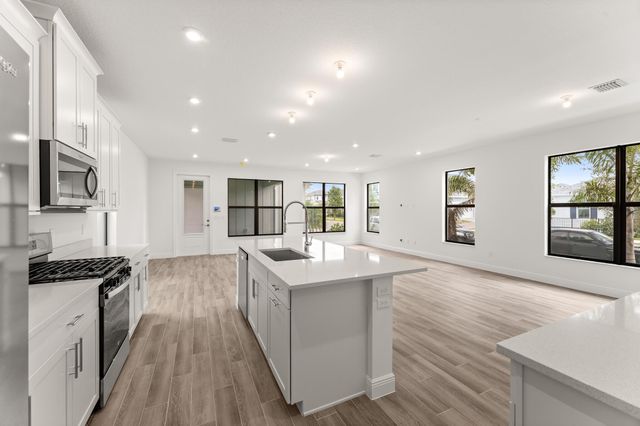 915 SW Cosmos Walk SW, Palm City, FL 34990