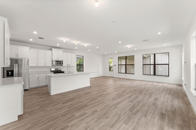 915 SW Cosmos Walk SW, Palm City, FL 34990