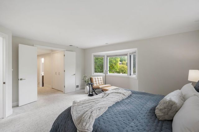 16422 Millford Drive, Eden Prairie, MN 55347