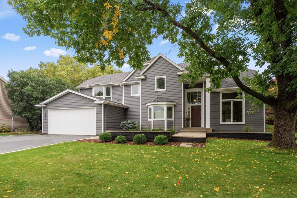 16422 Millford Drive, Eden Prairie, MN 55347