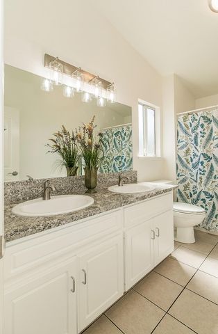 1535 Morgan Drive, Kingsburg, CA 93631