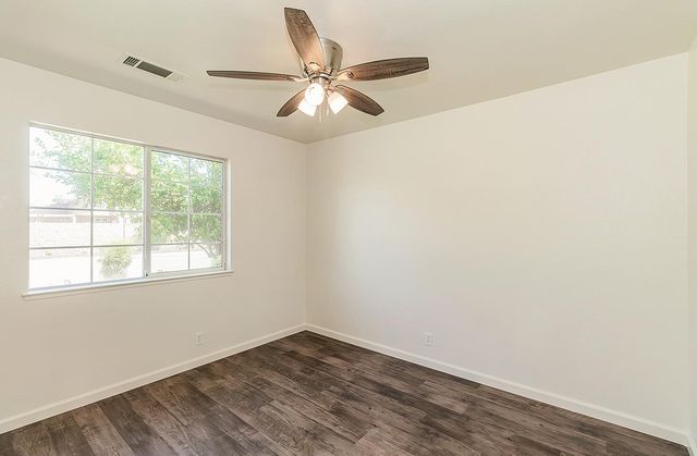 1535 Morgan Drive, Kingsburg, CA 93631