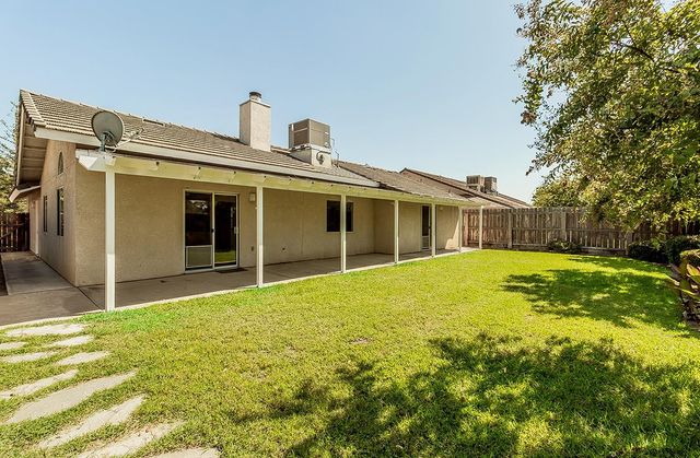 1535 Morgan Drive, Kingsburg, CA 93631