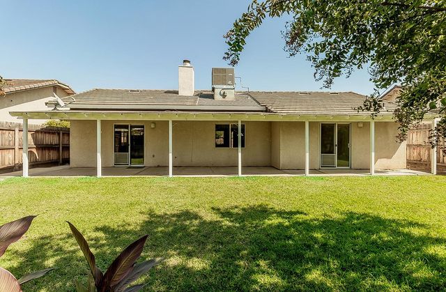 1535 Morgan Drive, Kingsburg, CA 93631