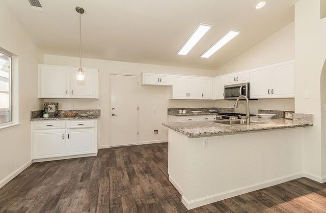 1535 Morgan Drive, Kingsburg, CA 93631