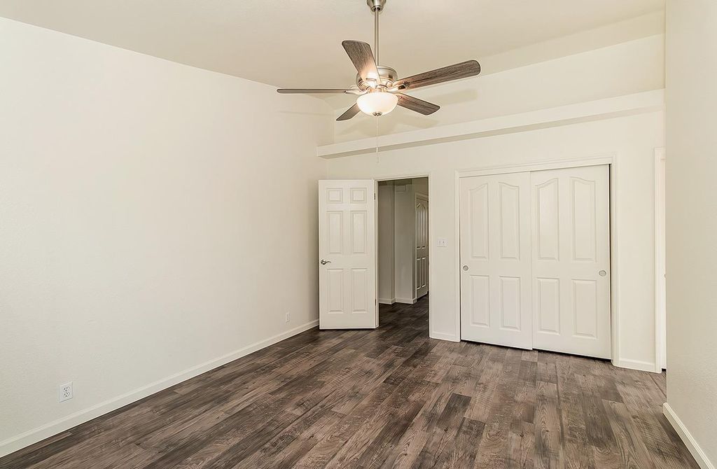 Image 14 of property listing at 1535 Morgan Drive, Kingsburg, CA 93631