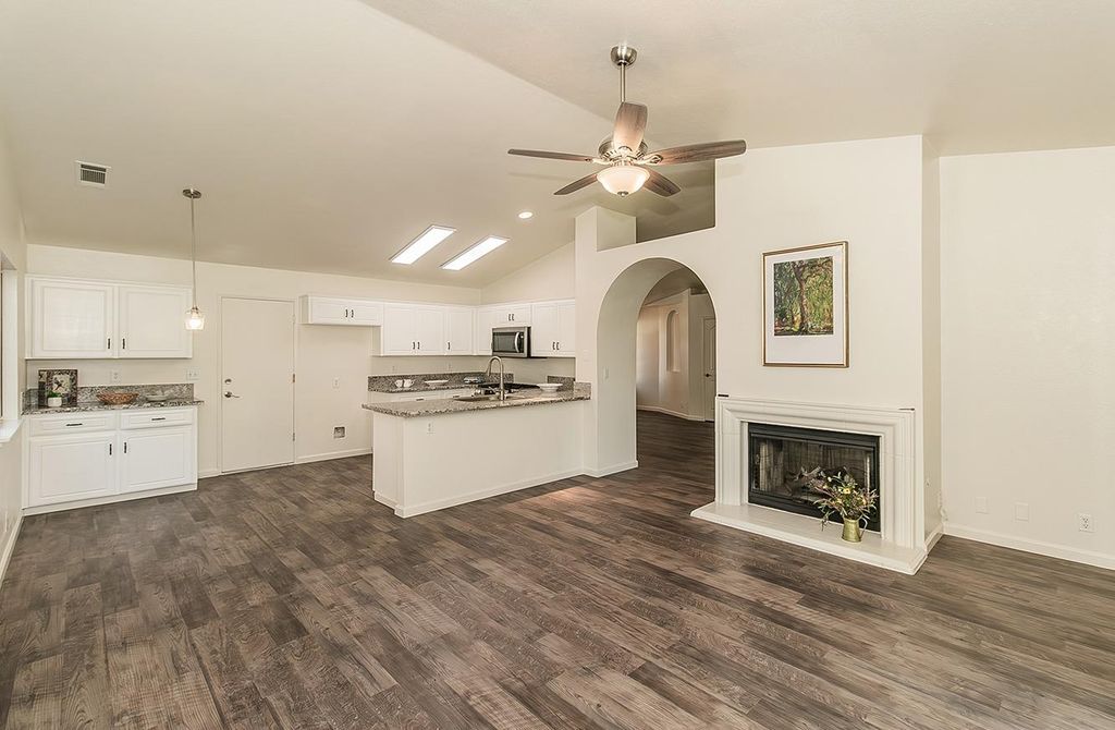 Image 28 of property listing at 1535 Morgan Drive, Kingsburg, CA 93631