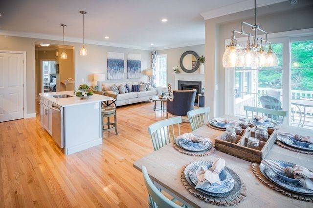 19 Trumpet Vine Lane, Plymouth, MA 02360