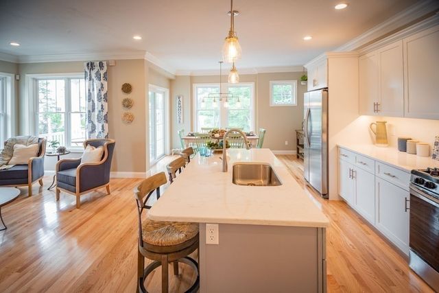 19 Trumpet Vine Lane, Plymouth, MA 02360