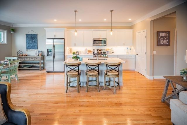 19 Trumpet Vine Lane, Plymouth, MA 02360