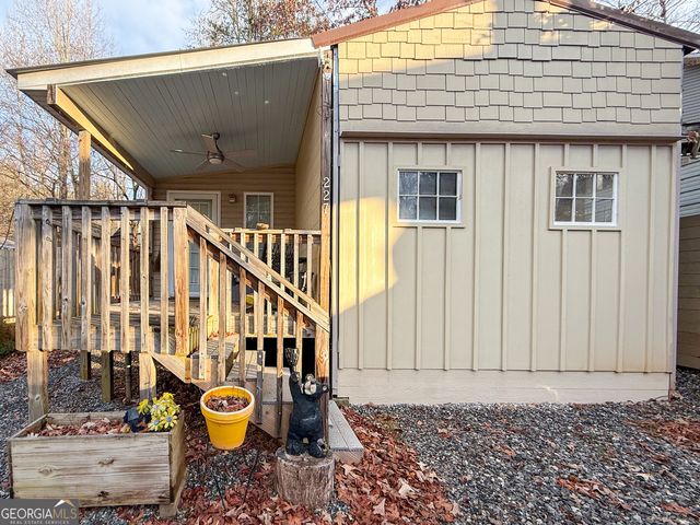 227 Canyon Pass, Cleveland, GA 30528