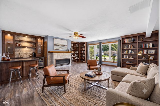 615 W 7th Street, Seymour, IN 47274