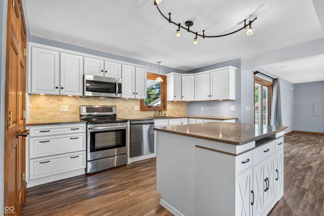 615 W 7th Street, Seymour, IN 47274