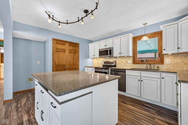 615 W 7th Street, Seymour, IN 47274