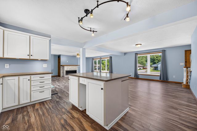 615 W 7th Street, Seymour, IN 47274