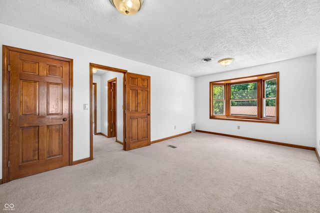 615 W 7th Street, Seymour, IN 47274