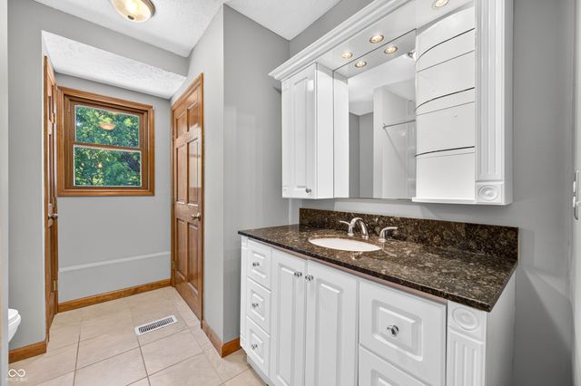 615 W 7th Street, Seymour, IN 47274
