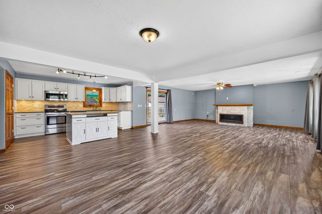 615 W 7th Street, Seymour, IN 47274
