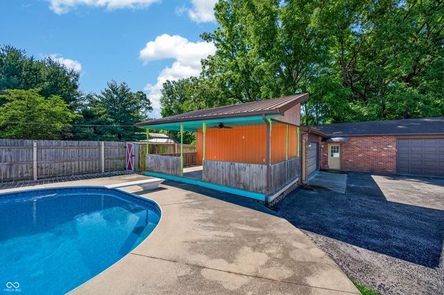 615 W 7th Street, Seymour, IN 47274