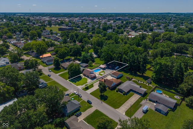615 W 7th Street, Seymour, IN 47274