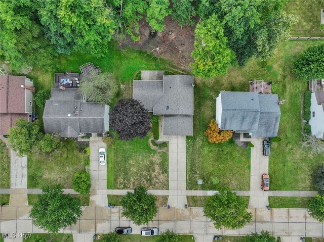 31698 Sedgefield Oval, Solon, OH 44139