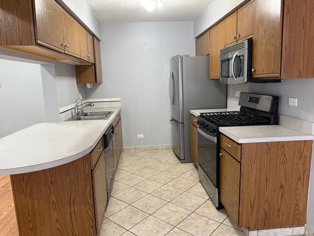 210 Shadybrook Lane, Aurora, IL 60504