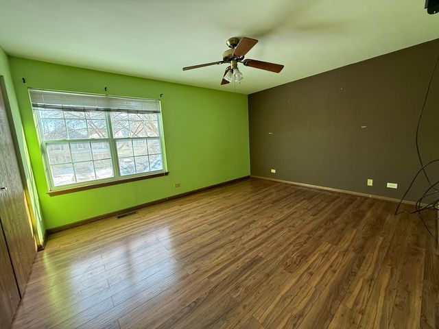 210 Shadybrook Lane, Aurora, IL 60504