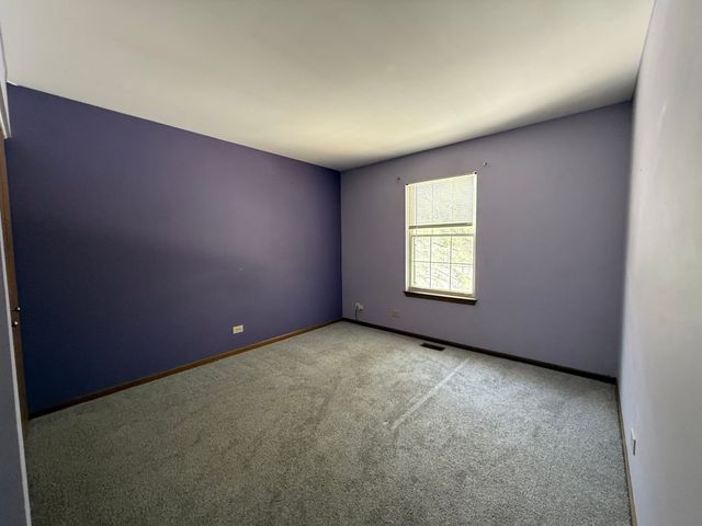 210 Shadybrook Lane, Aurora, IL 60504