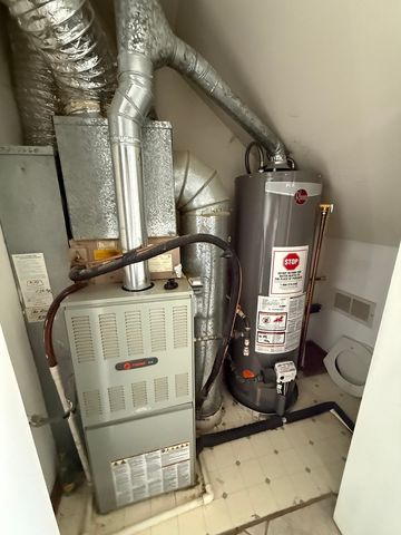 210 Shadybrook Lane, Aurora, IL 60504