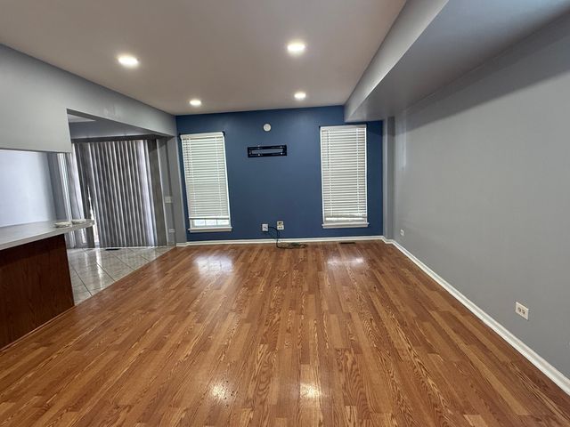 210 Shadybrook Lane, Aurora, IL 60504