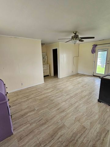 116 Lcr Cedar B2, Mexia, TX 76667