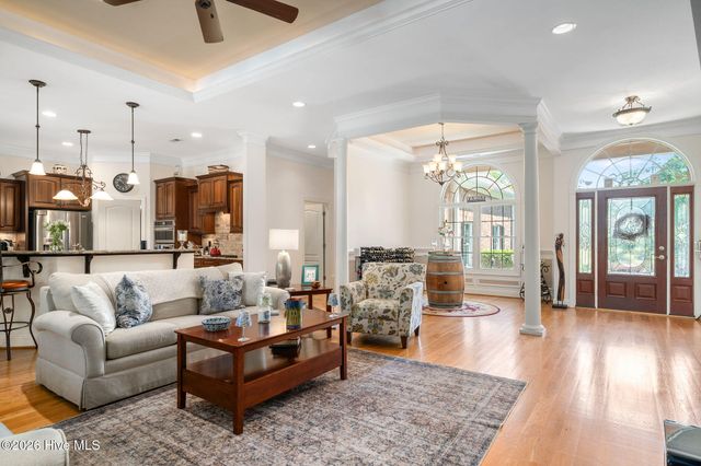 152 E Winding Way, Wallace, NC 28466