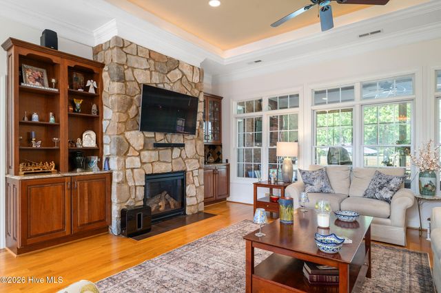 152 E Winding Way, Wallace, NC 28466