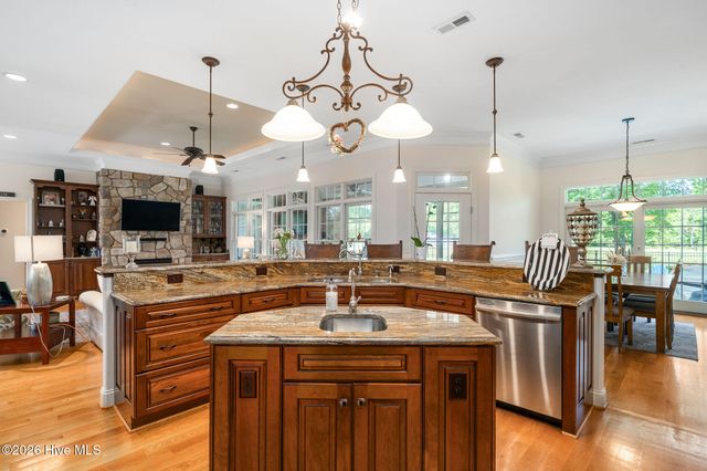 152 E Winding Way, Wallace, NC 28466
