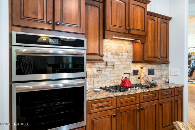 152 E Winding Way, Wallace, NC 28466