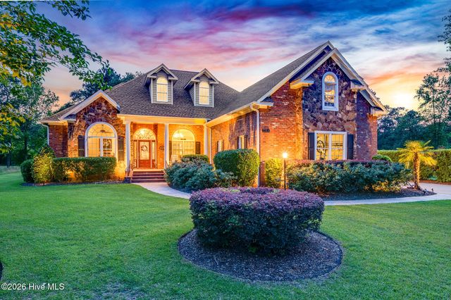 152 E Winding Way, Wallace, NC 28466