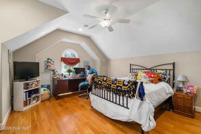 152 E Winding Way, Wallace, NC 28466