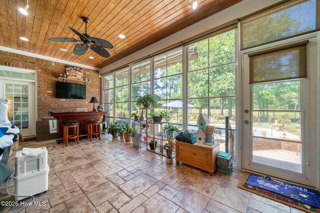 152 E Winding Way, Wallace, NC 28466