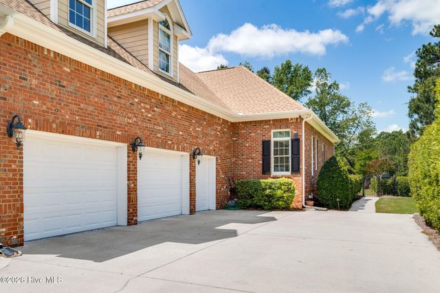 152 E Winding Way, Wallace, NC 28466