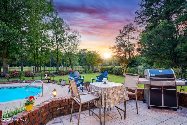 152 E Winding Way, Wallace, NC 28466