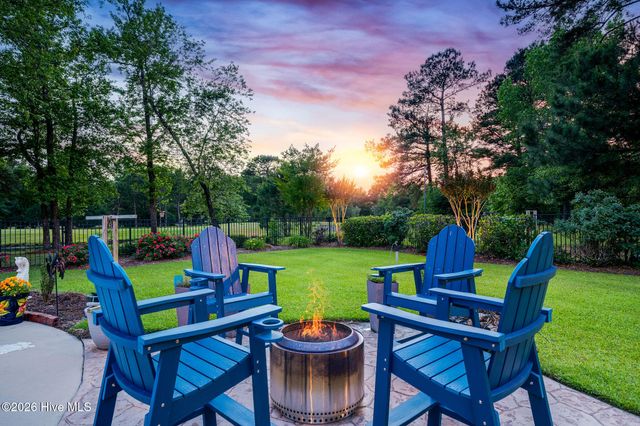 152 E Winding Way, Wallace, NC 28466