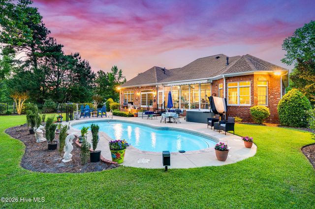 152 E Winding Way, Wallace, NC 28466