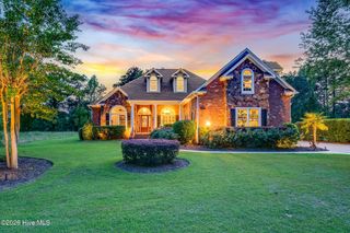 152 E Winding Way, Wallace, NC 28466