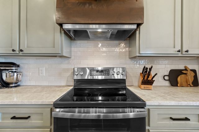 399 Frederick Drive, Robinson, TX 76706