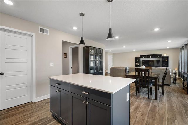 18738 Ocheltree Street, Spring Hill, KS 66083